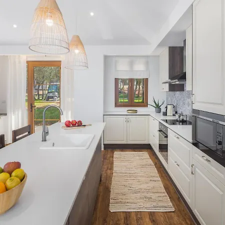 Mon Perin By Interhome *